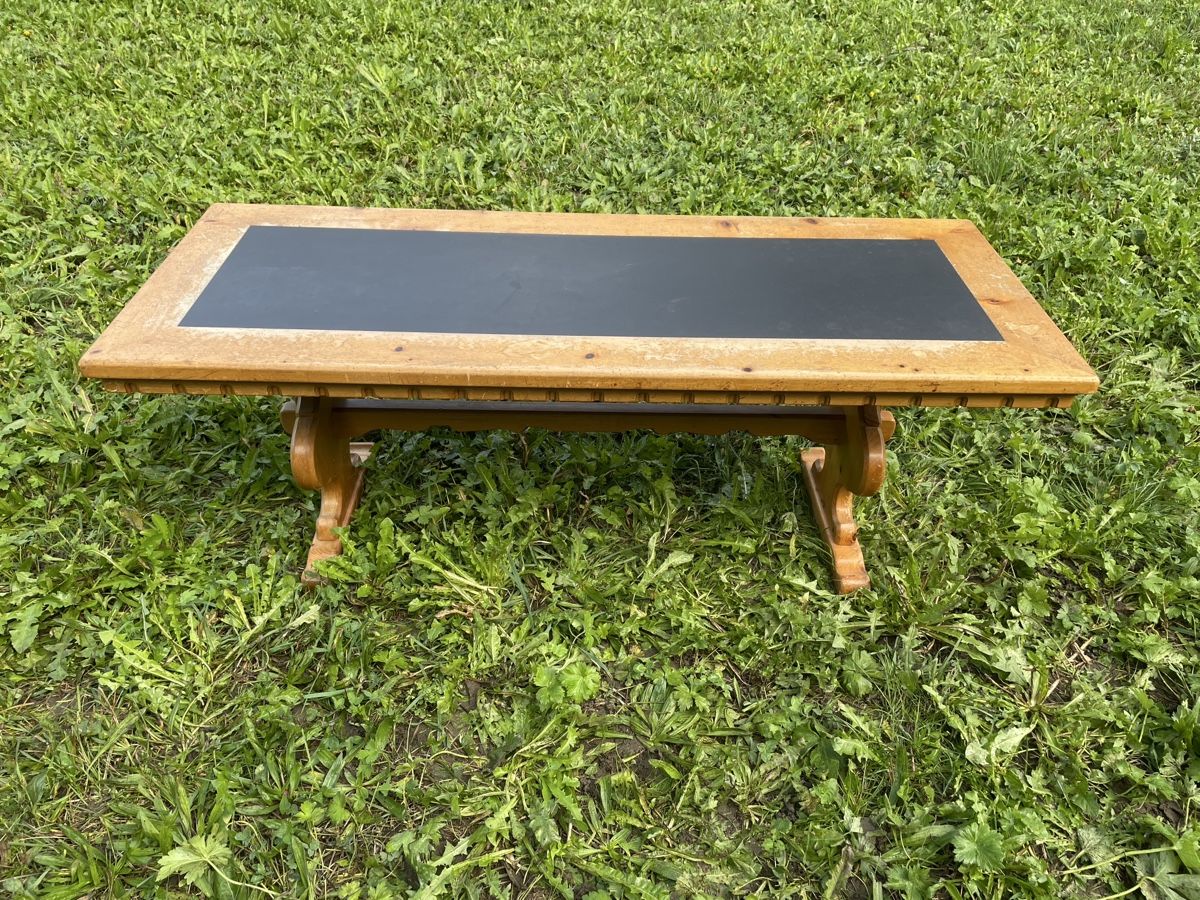 Tables: Salontisch Arve mit Schieferplatte  – D'occasion à Almens par bsundrix