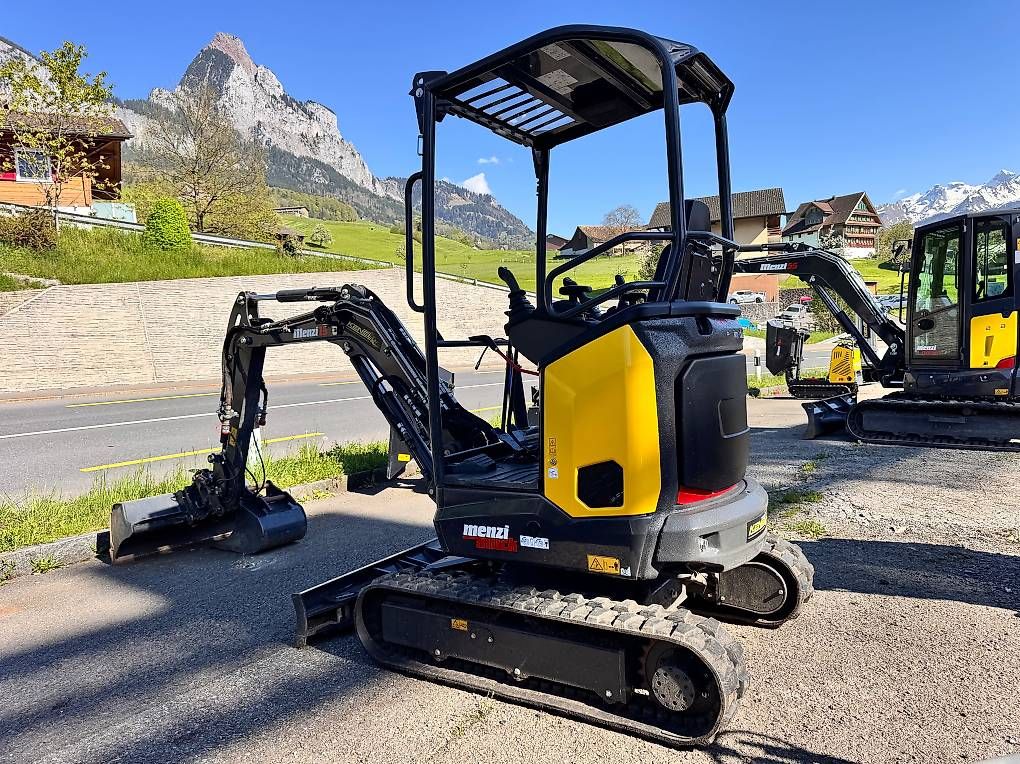 Menzi Muck Bagger: Menzi 19sa – Gebraucht aus Steinen von FIN 2