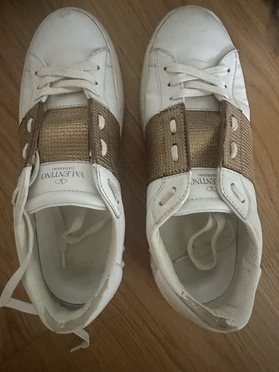 Valentino Scarpe da donna: Valentino Garavani Stud Sneaker – Usato da Niederhasli venduto da Luxevault