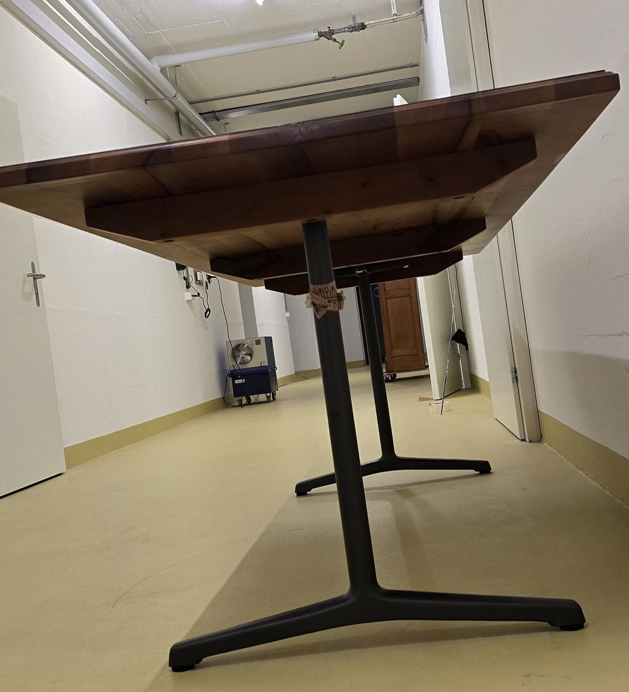 Tavoli: Beizentisch,  Esstisch,  Nussbaum – Nuovo (secondo la descrizione) da Zürich venduto da Reni8048 4