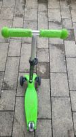 Kickboard Micro Maxi Deluxe grün guter Zustand