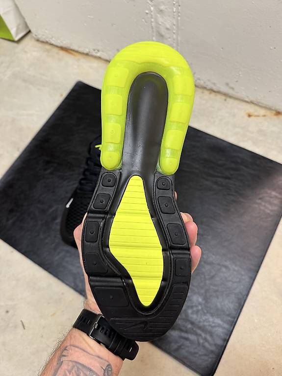 Nike Scarpe da uomo: Nike Air Max 270 NEU! – Nuovo e nell'imballaggio originale da St. Gallen venduto da Maverik_HunterX 2