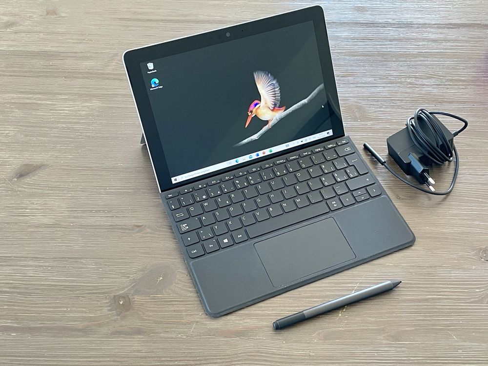 Ab 1.-! Microsoft Surface GO inkl. Tastatur und Pen (Gebraucht) in ...