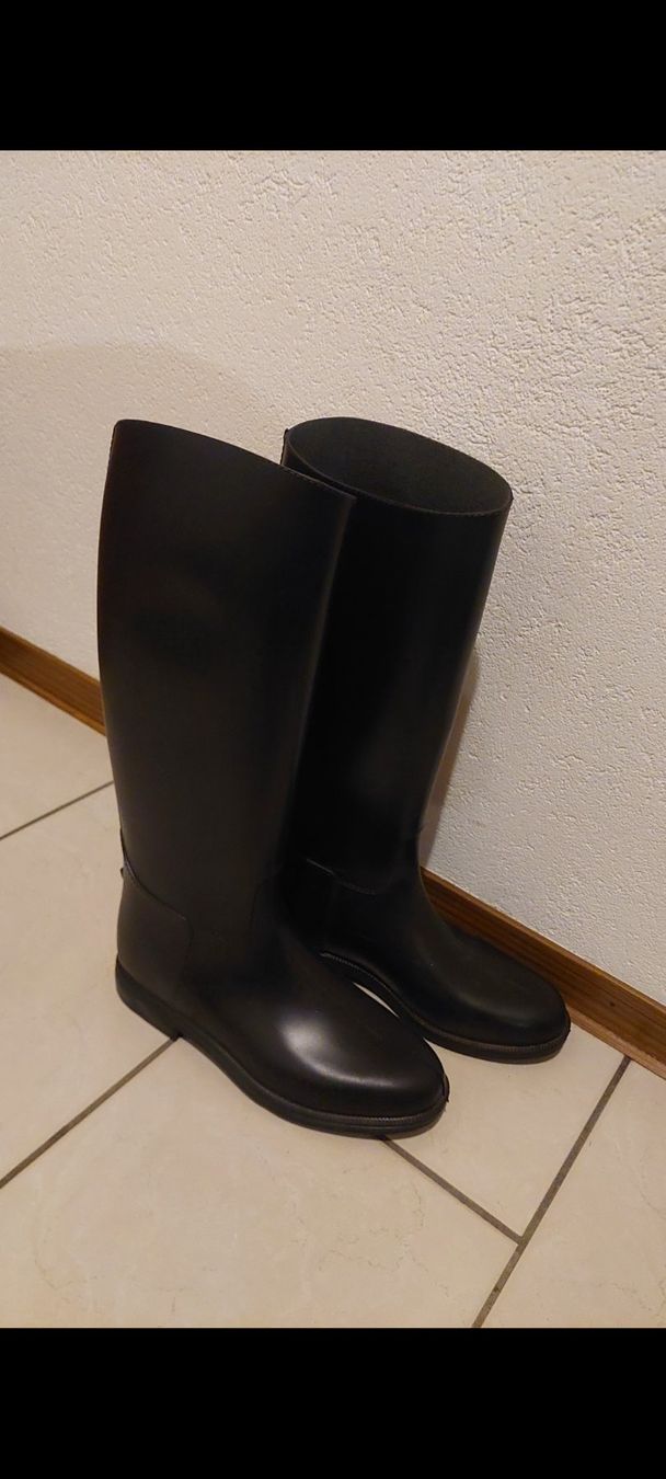 Decathlon Scarpe da uomo: Reitstiefel grösse 44 – Usato da schnottwil venduto da Suter2030
