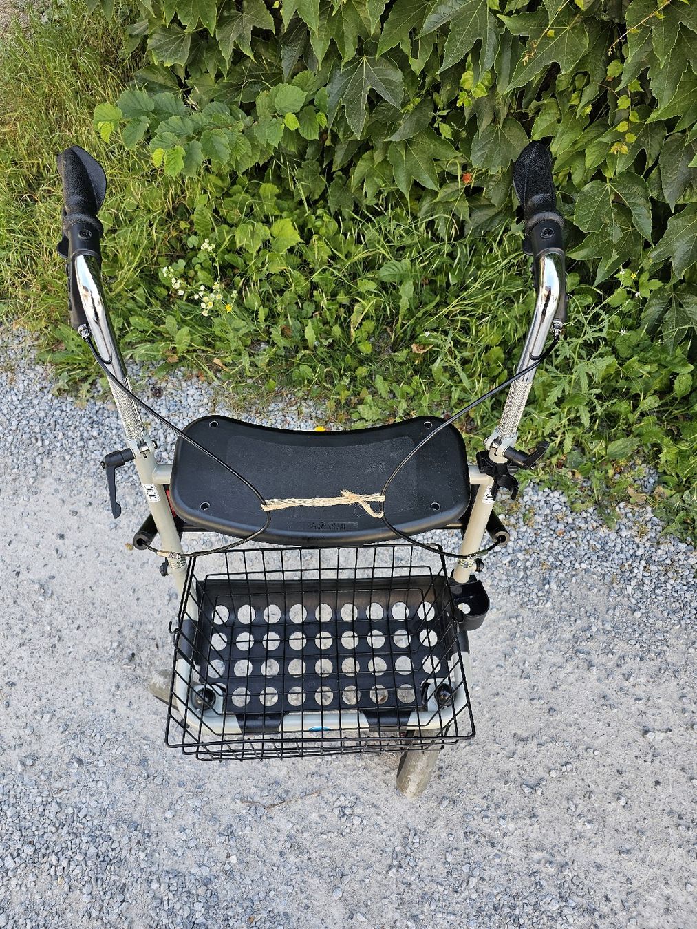 Ausili per la deambulazione: Rollator  – Usato da Meisterschwanden venduto da Hummer21 1