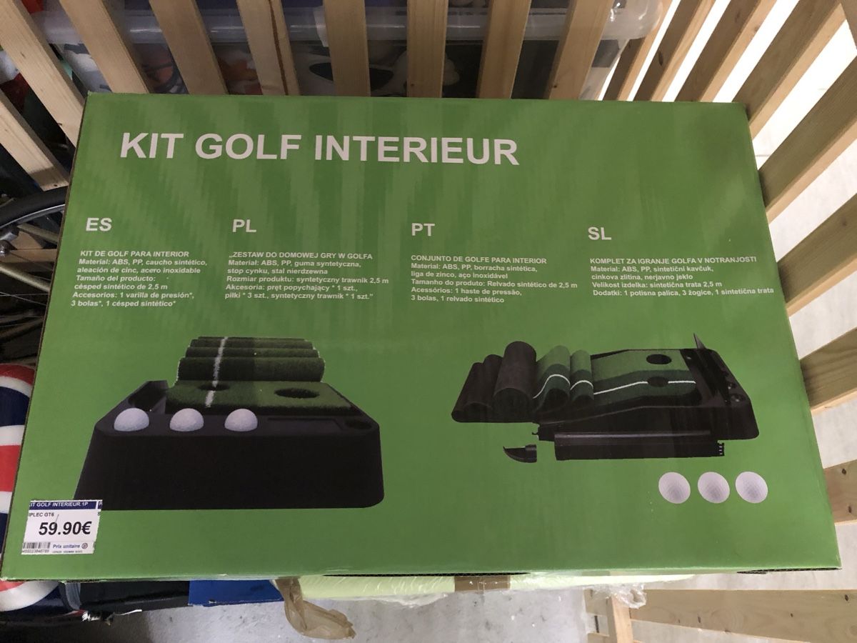 Giochi: Kit de golf intérieur - Neuf - Jamais ouvert – Nuovo e nell'imballaggio originale da Lausanne venduto da mar_fq6s 1