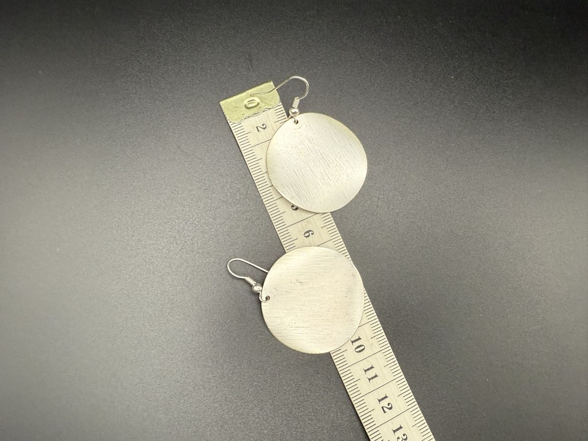 Orecchini pendenti & Orecchini a lobo: Silberfarbene Ohrhänger, Minimal-Stil – Usato da Lamone venduto da LaCantinaMagica 8