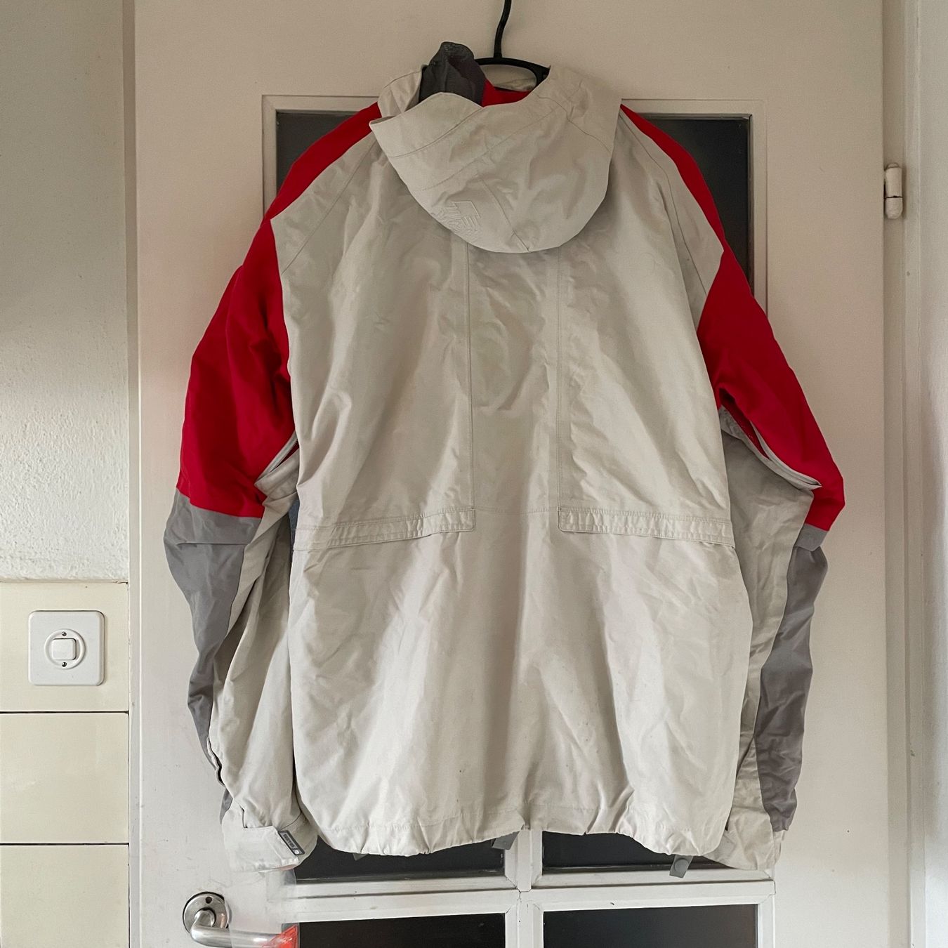 Burton Board: Burton Ronin Snowboard Jacket – Usato da Zürich venduto da daria_m 2