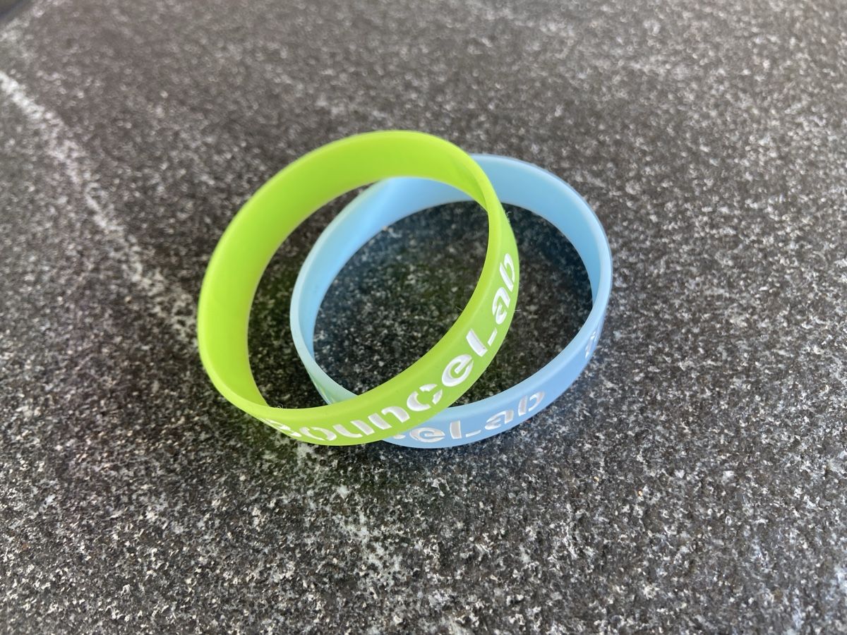 Armbänder & -reifen: 2 Stück BounceLab Silikon Armbänder – Gebraucht aus Schwarzenburg von Aha016