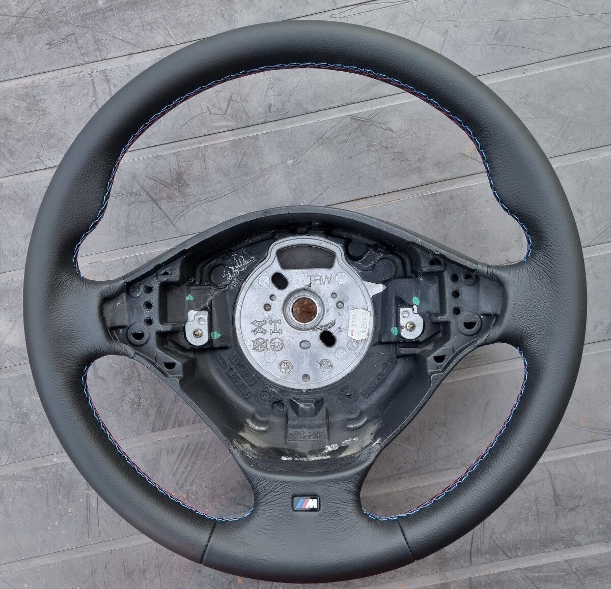 BMW Toutes les pièces auto: NEU Leder lenkrad BMW E36 E39 – Neuf (Voir description) à Auw par Neo_z2rq 2