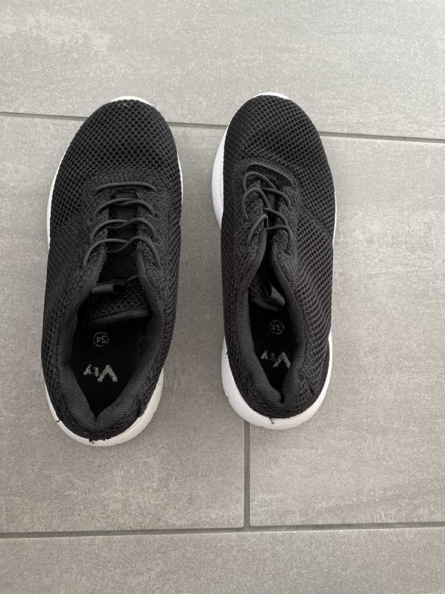 Scarpe da uomo: Turnschuhe  – Usato da Unterengstringen venduto da sonyboy2611