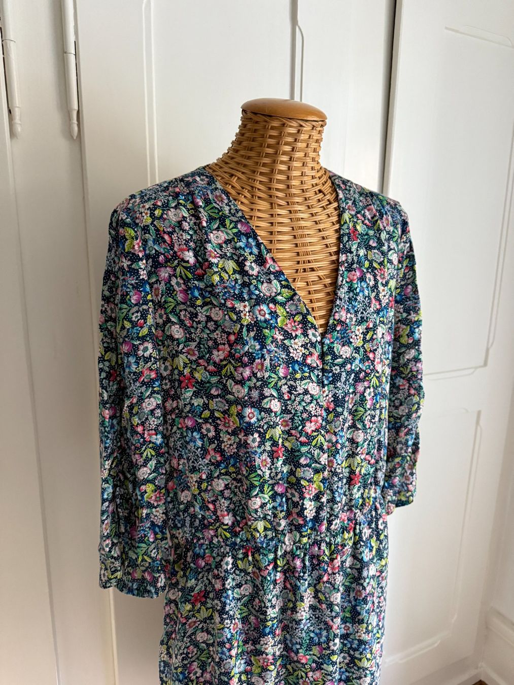 Esprit Kleider: ESPRIT - Kleid bunt geblümt 42 – Gebraucht aus Zürich von Diazaio 1
