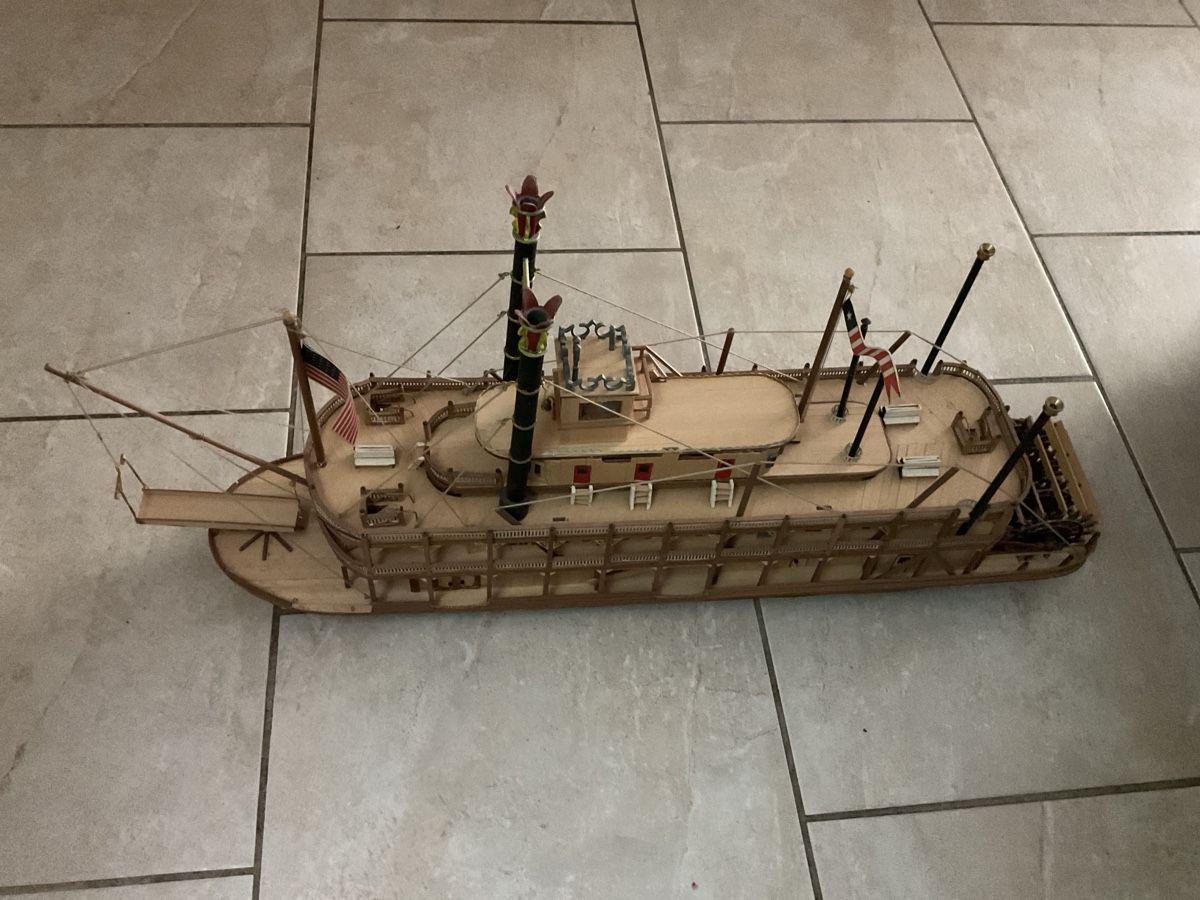 Kits de montage: Schiffsmodell Dampfschiff Holzbausatz  – D'occasion à Balterswil par oal_r7cp