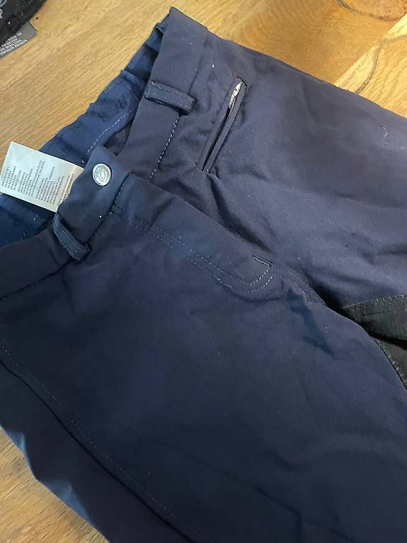 Pantaloni: Equilibre Vollbesatz-Reithose Gr. 36  Navy | CHF 25 – Usato da Otelfingen venduto da Tamara30 2
