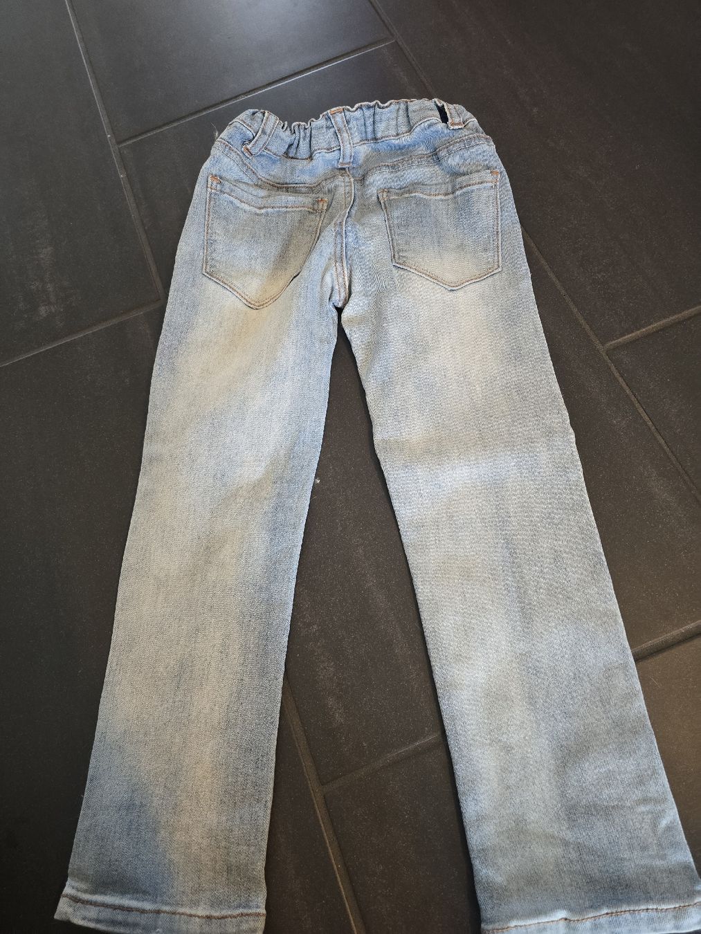 Pantaloni: Mädchen Jeans Gr. 104 mit Regenbogen  Motiv – Usato da Unterentfelden venduto da Panda-87 3