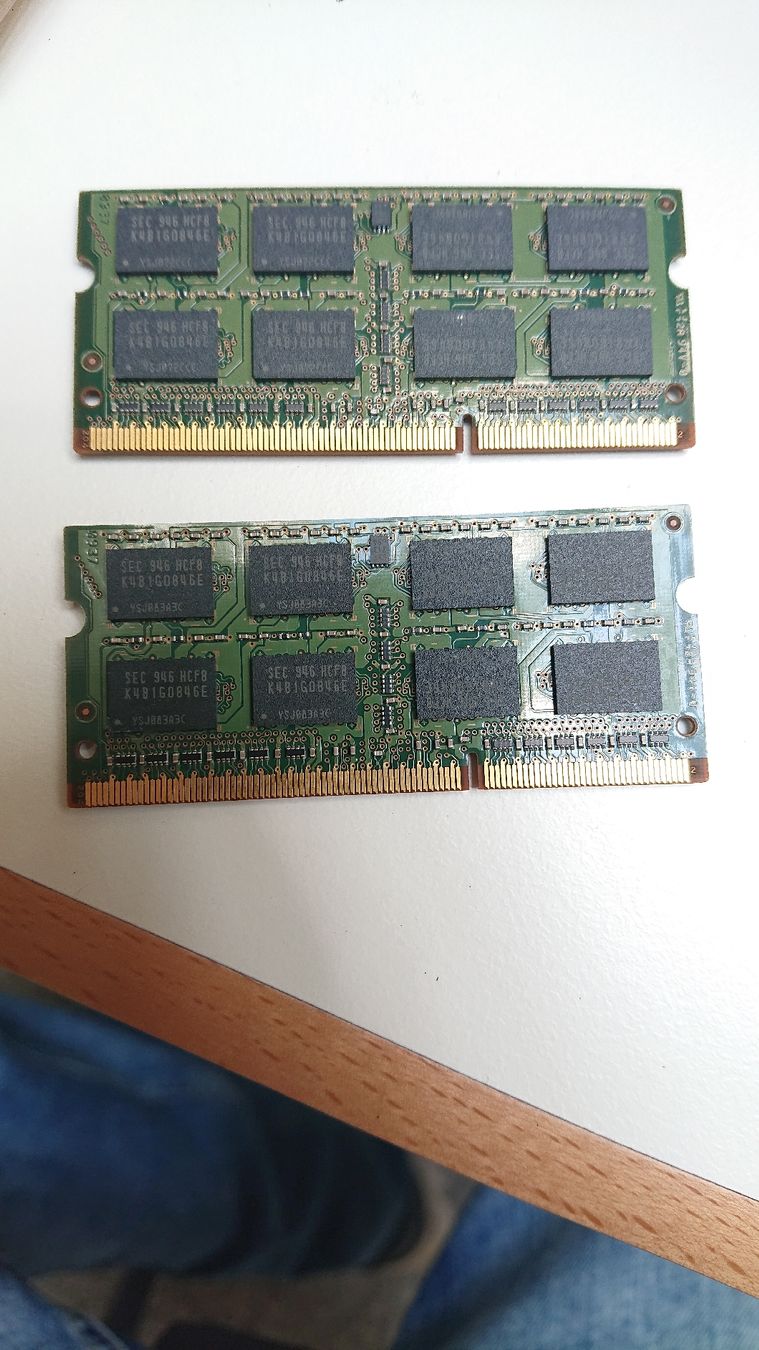 Samsung Memoria / RAM: Samsung 2 Stück 2gb 2Rx8 PC3 8500S RAM – Usato da Flawil venduto da rcnkr 1