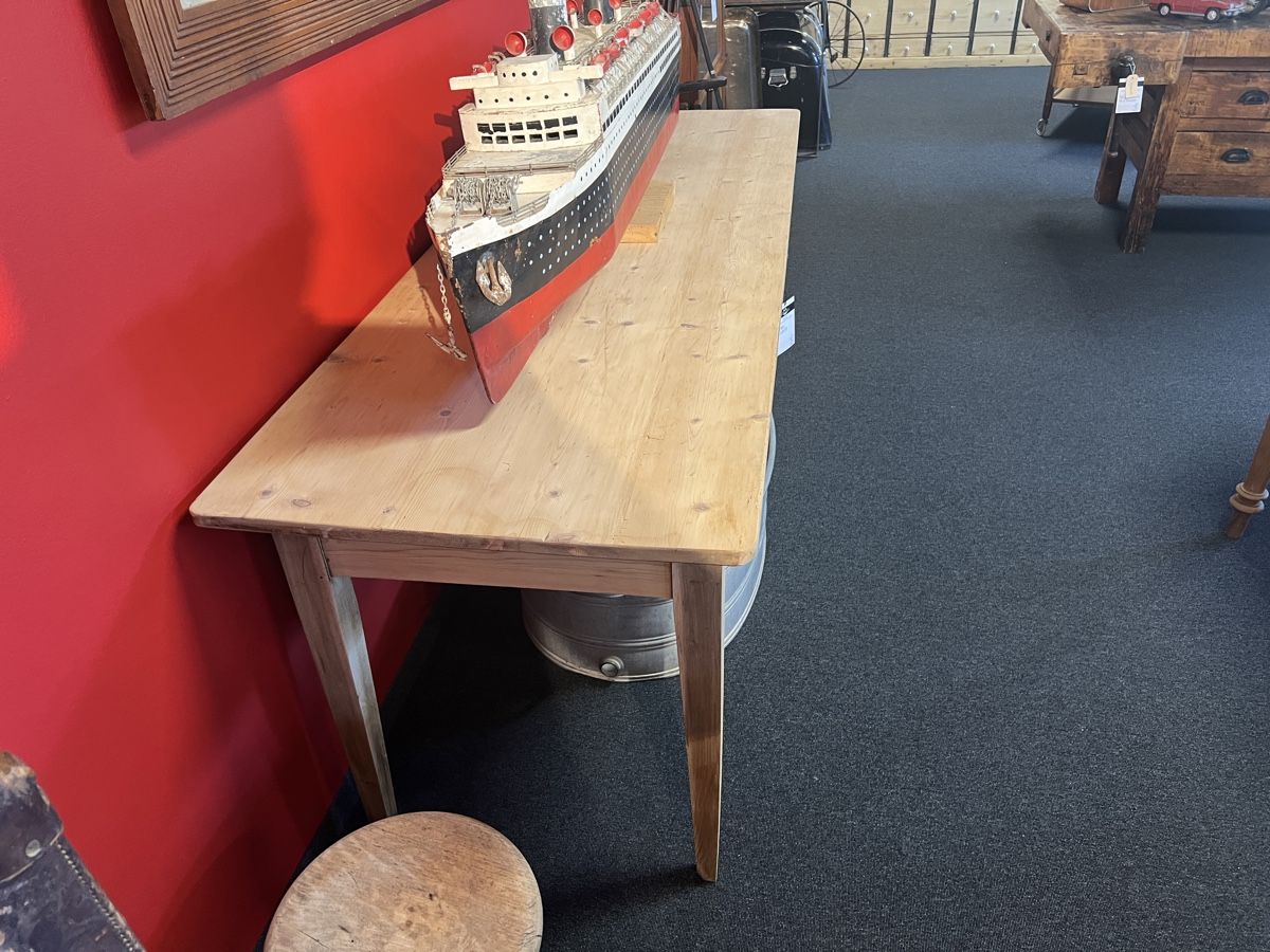 Tavoli: Tannenholz Tisch – Usato da Gossau SG venduto da Keller-Antiques 1