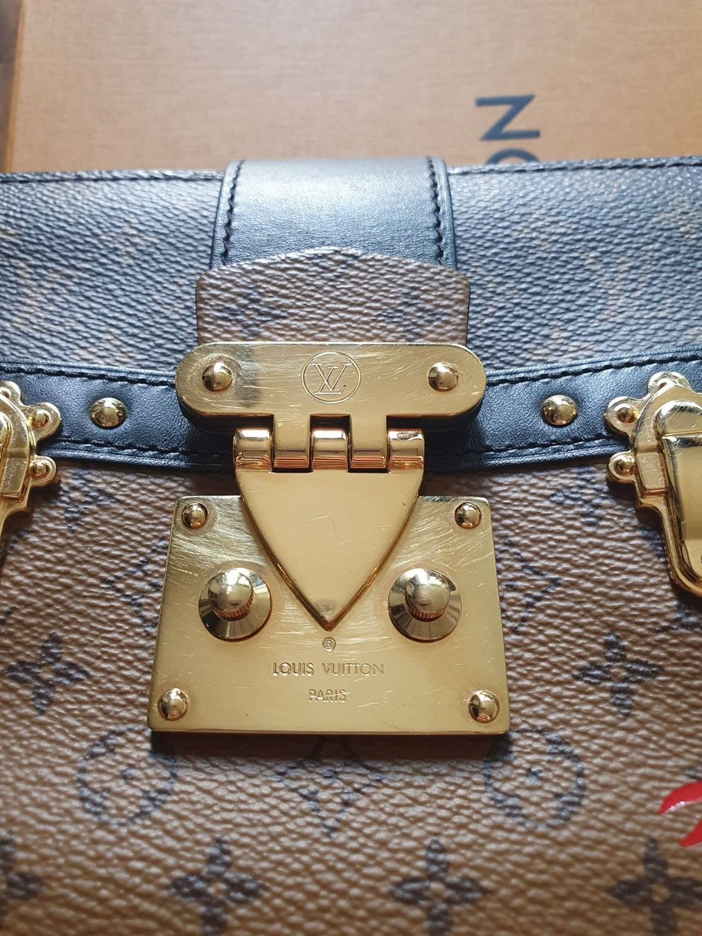 Louis Vuitton Borse da donna: FULLSET Louis Vuitton Trunk Clutch Reverse Canvas Monogram – Usato da Naters venduto da Monika-K 8
