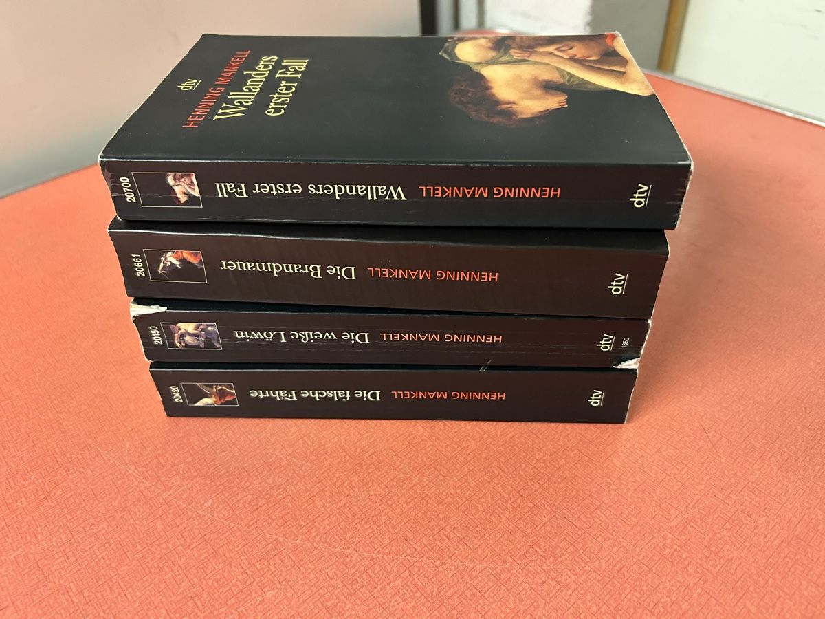 Libri: Henning Mankell 4 Buecher Konvolut gebrauchte Zustand – Usato da Lanzenhäusern venduto da vic63 1