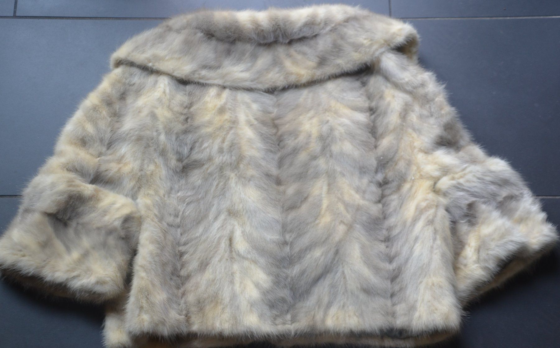 Giacche: Nerzpelzjacke / veste en fourrure de vison – Usato da Collonges venduto da arashee 4