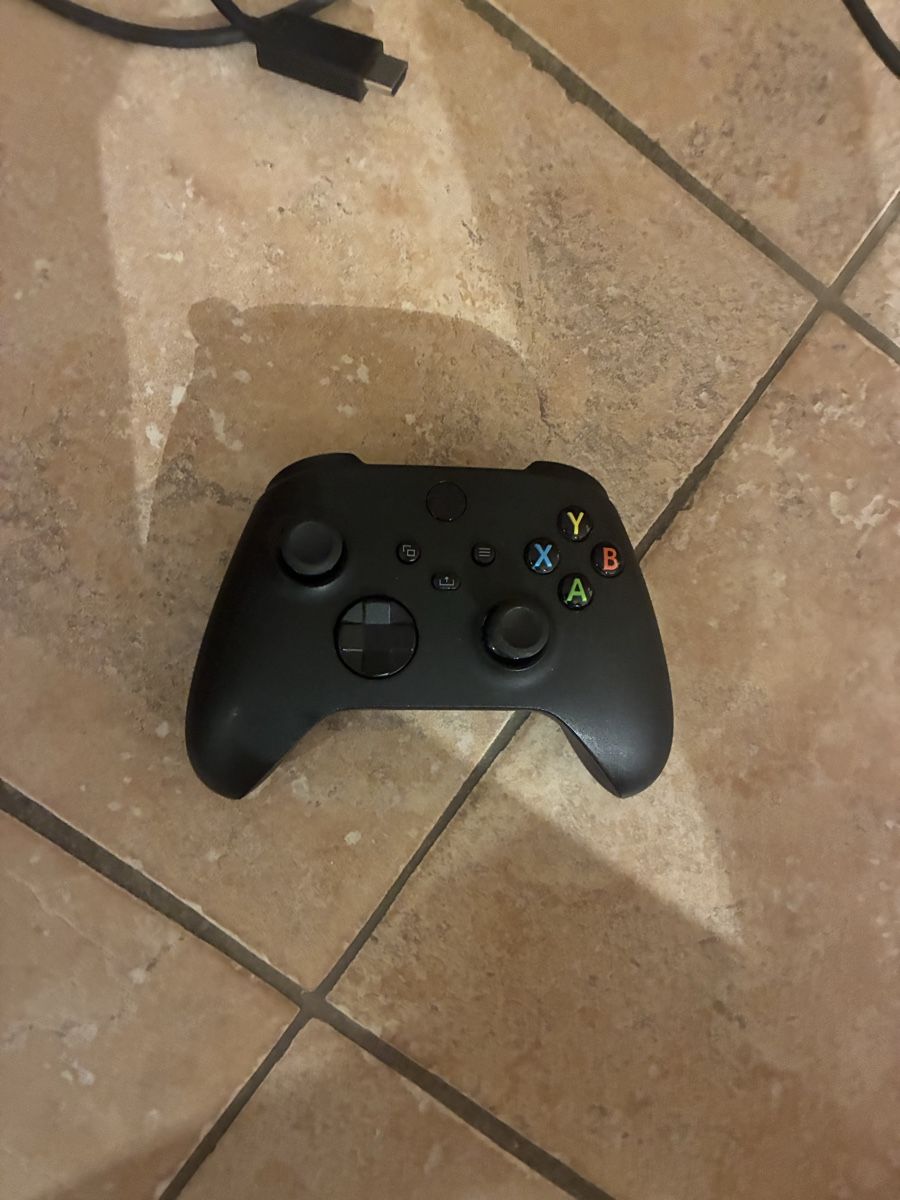 Microsoft Console: Xbox série x – Usato da Aire la Ville venduto da olt_lt7f 2