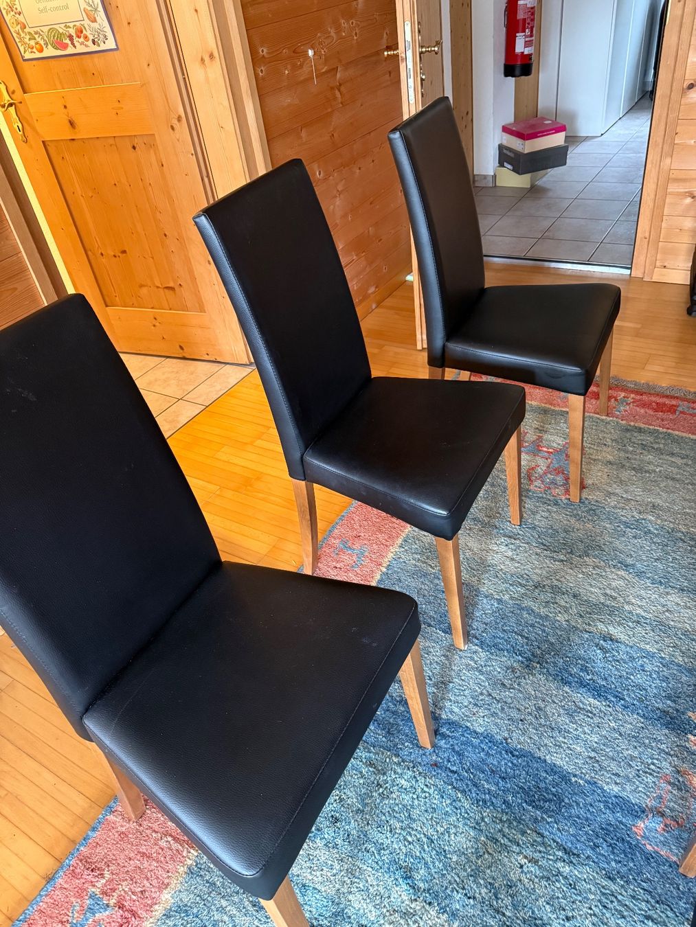 Stühle: Elegantes 6er Stuhl-Set für Ess- oder Sitzungszimmer – Gebraucht aus Weissbad von luc_g25h
