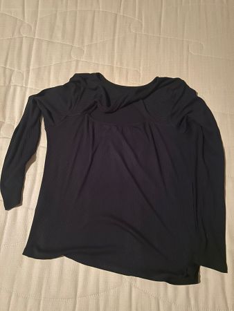 Maglietta nera con scollo particolare tg.S/M