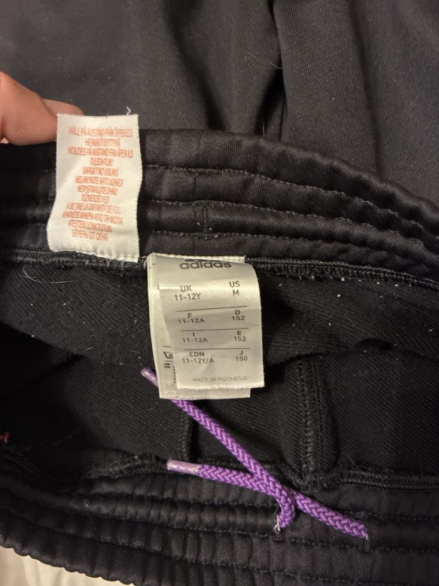 Adidas Pantaloni: Adidas Sporthose Grösse 152 – Usato da Zürich venduto da leo_mdw7 2