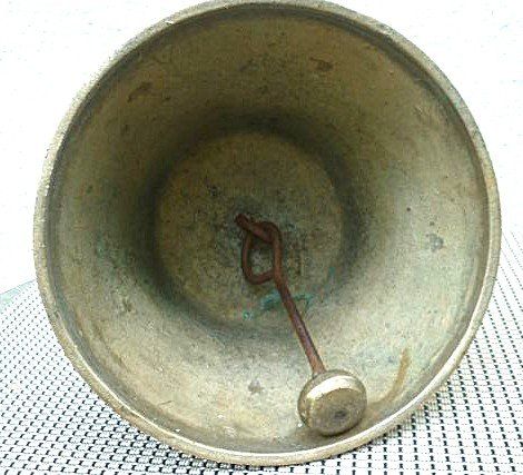 Cloches & sonnailles: Antike Kuhglocke aus Bronze – D'occasion à Effretikon par Heimstudio 5
