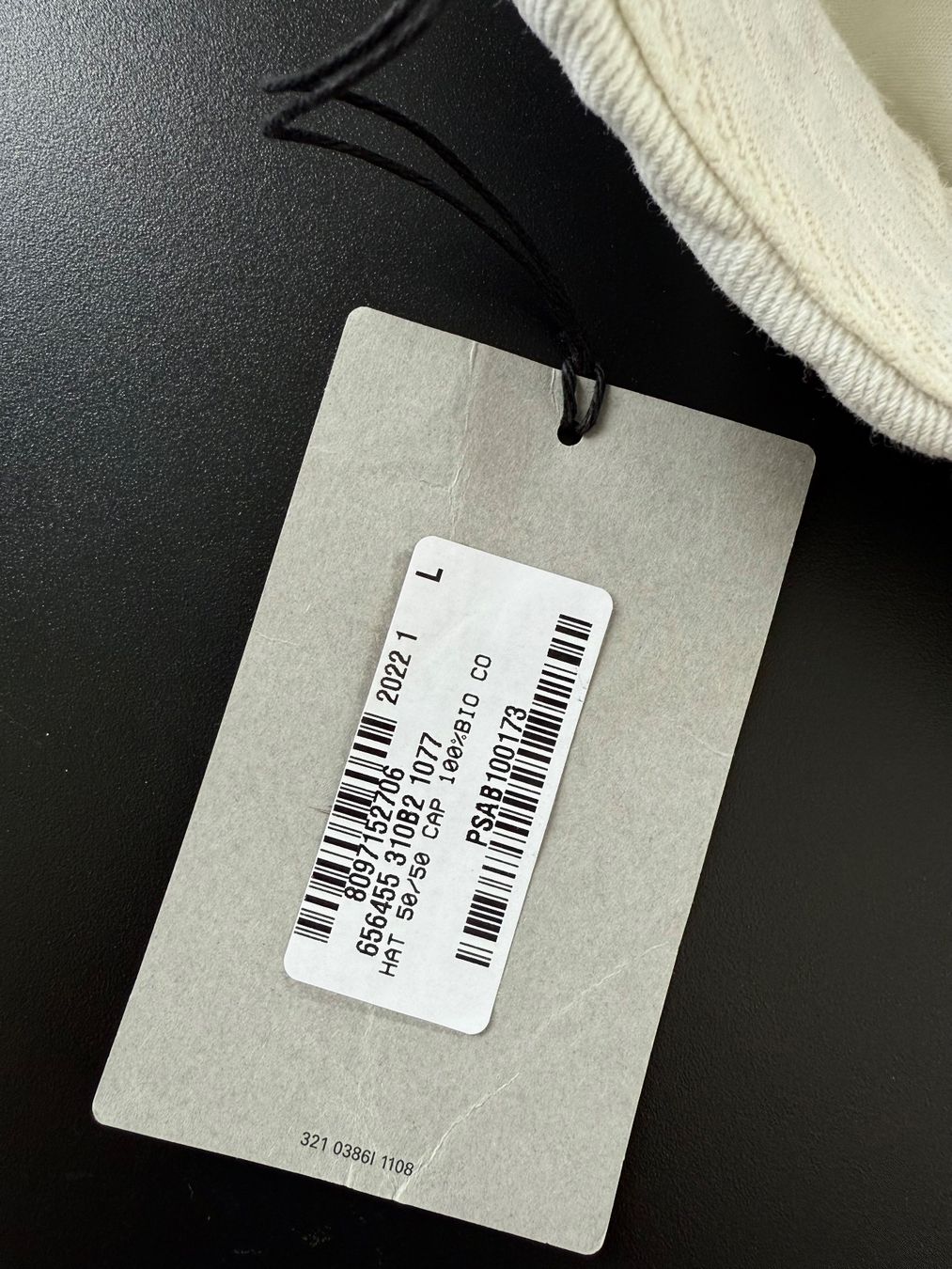 Balenciaga Copricapi, berretti & cappellini: Balenciaga 50/50 Cap mit Piercing – Nuovo e nell'imballaggio originale da Kilchberg ZH venduto da LuxuryVault 9