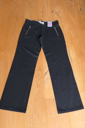 Trainerhose Jogginghose Fitnesshose schwarz Gr. M Neu