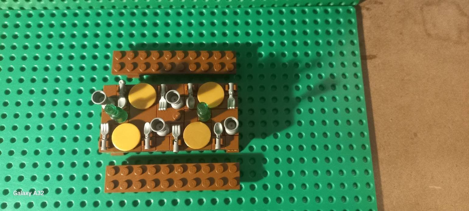 Lego Spielzeuge: La table à manger médiévale Lego – Gebraucht aus La tour de treme von Legocreation82 1