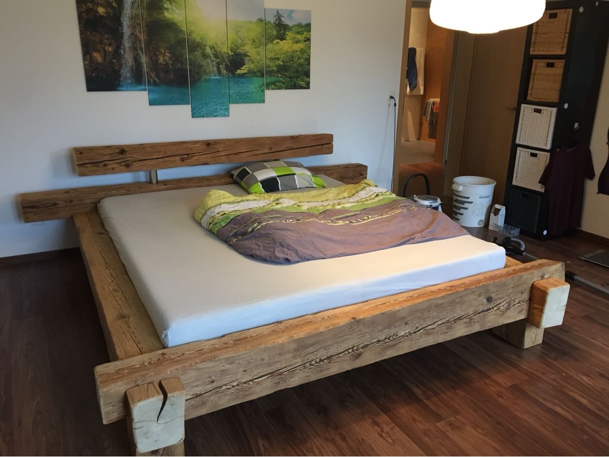 Lits: Bett aus Altholzbalken – D'occasion à Huttwil par luk_9tdh 2