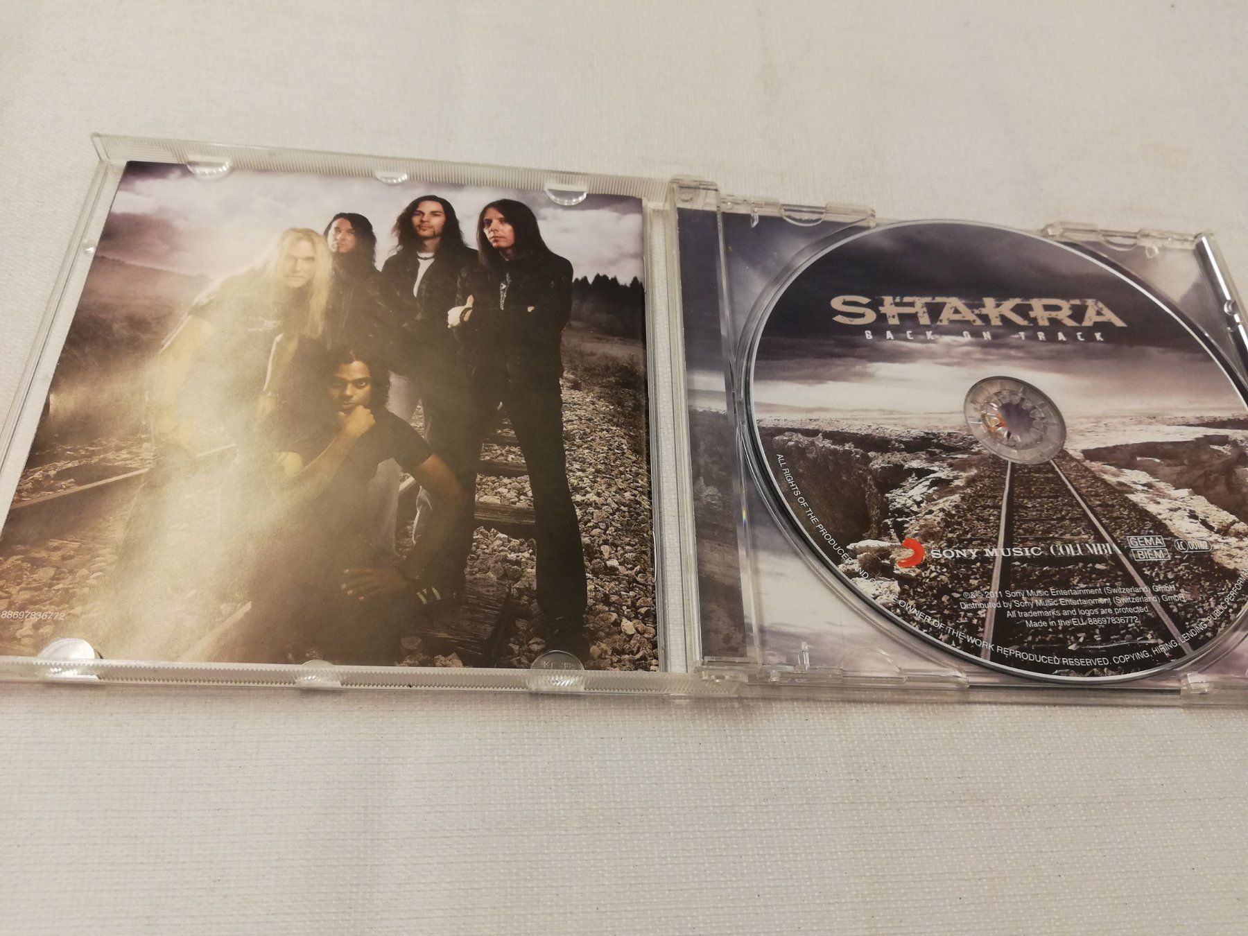 CD: SHAKRA - BACK ON TRACK – Usato da Bern venduto da Vinylsound.ch 2