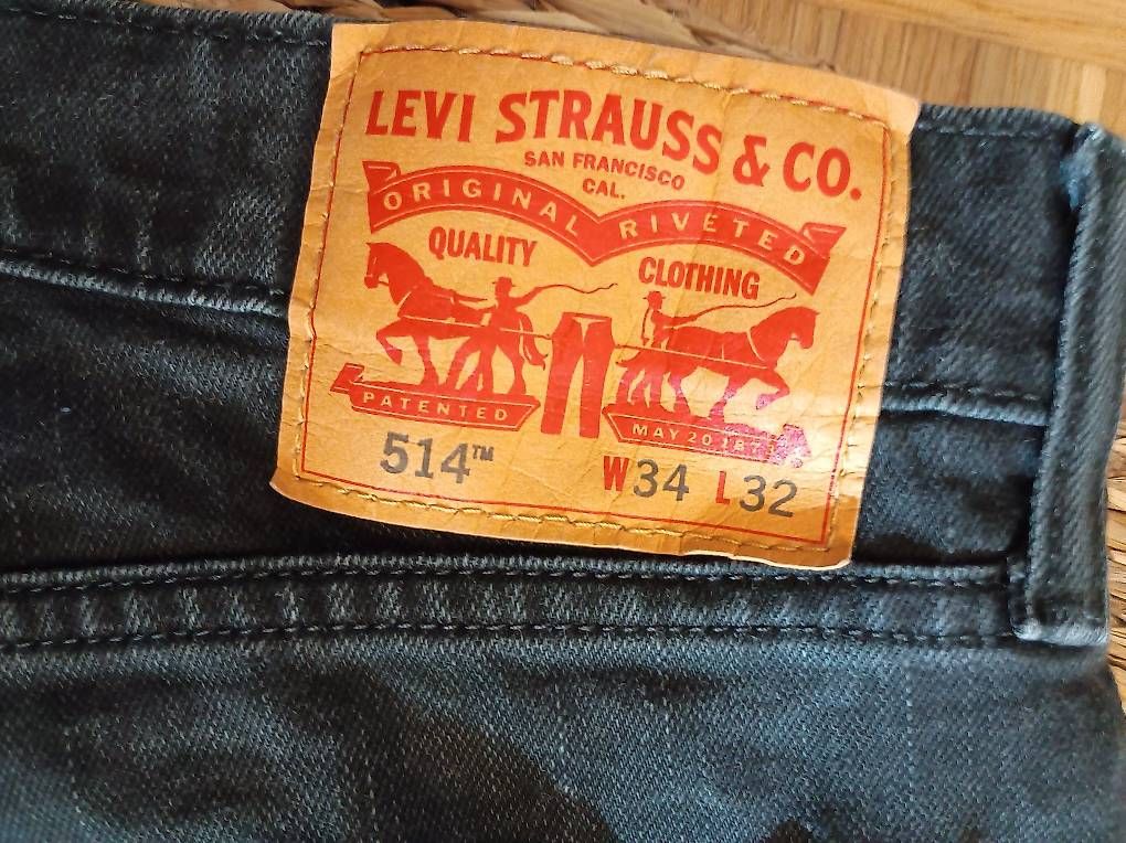 Levi's Jeans: Schwarze Jeans von Levi's W34 L32 – Usato da Zürich venduto da Melianea 2