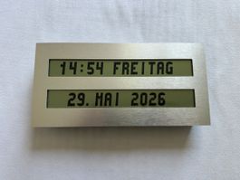 Digitale Seniorenuhr