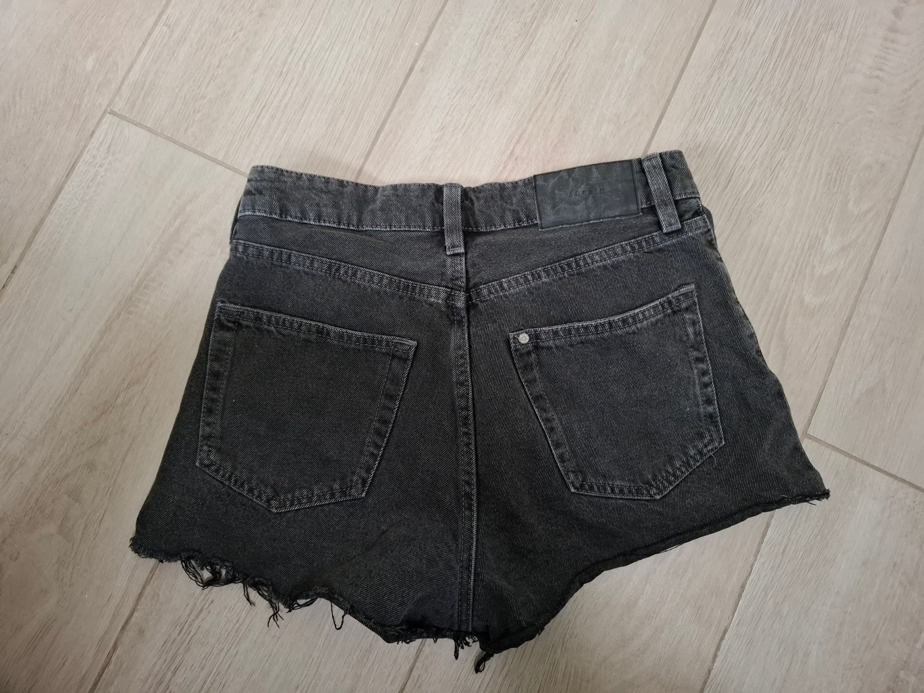 Hosen: Coole schwarze Shorts , Grösse 34 – Gebraucht aus Birmensdorf ZH von Ducati025 3