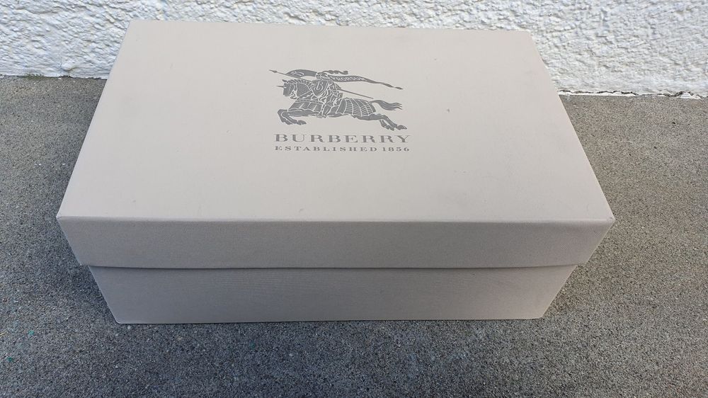 original Burberry Box Schachtel (Gebraucht) in Würenlingen für CHF 3 ...
