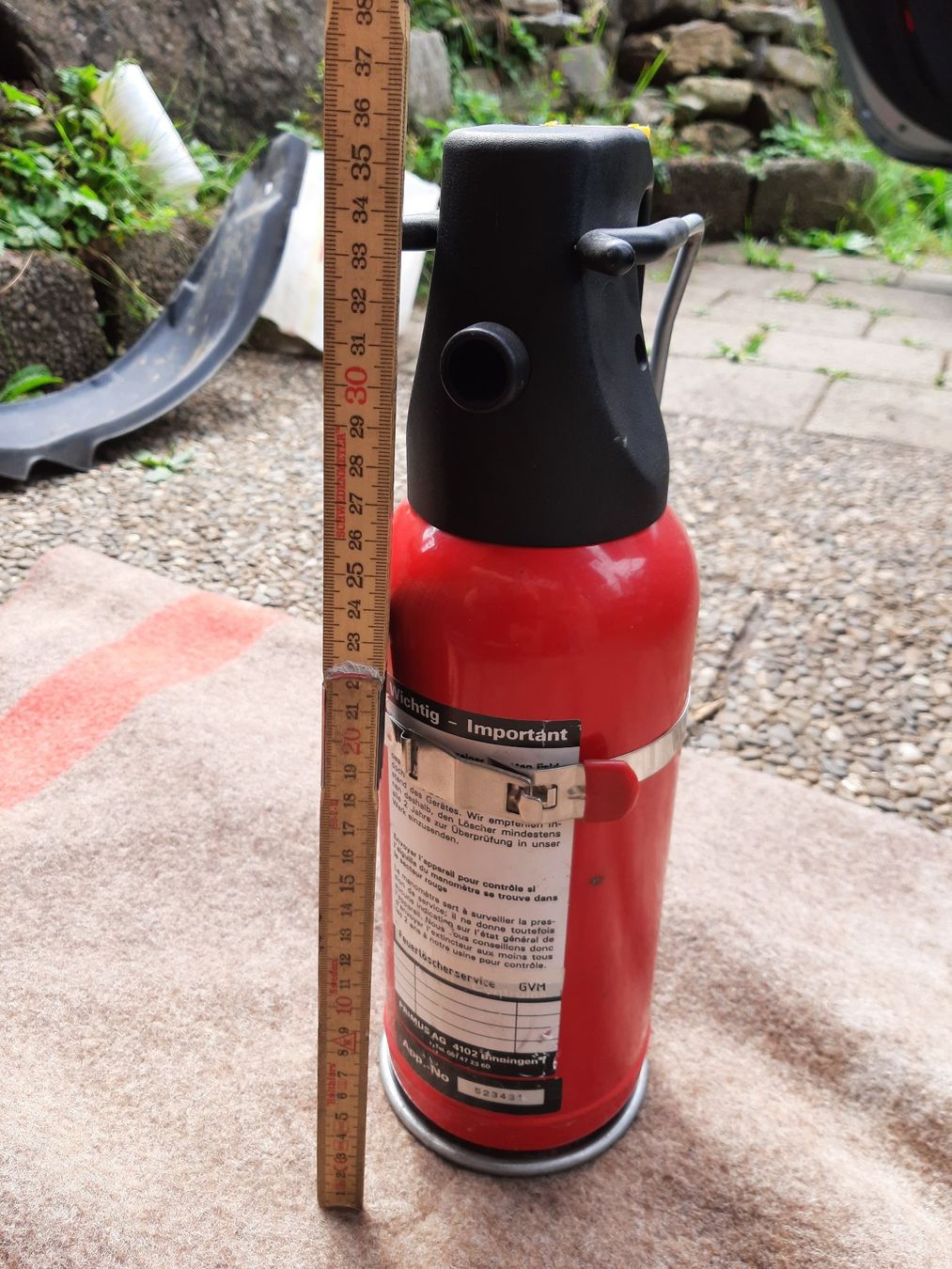Feuerlöscher: Auto/Camping/Boot Feuerlöscher – Neu (gemäss Beschreibung) aus Achseten von Wenggi