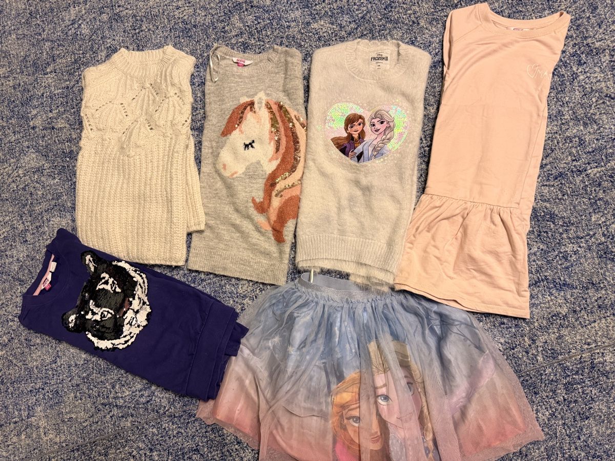 Lotti & Set di vestiti: Paket Mädchenkleider 134/140 – Usato da Amlikon-Bissegg venduto da Flowers_Blossom