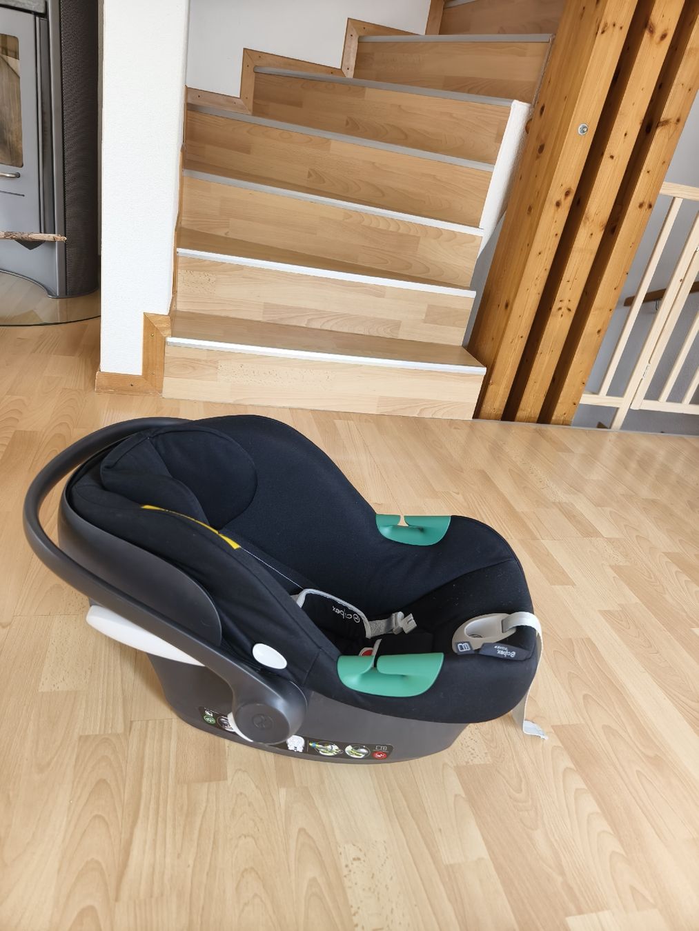 Cybex Seggiolini per auto: Babyschale Cybex Aton B2 I-Size inkl. Base One – Usato da Steffisburg venduto da simuh84