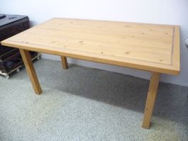 schöner Esstisch Tisch