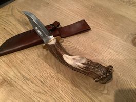 Jagdmesser mit Horngriff