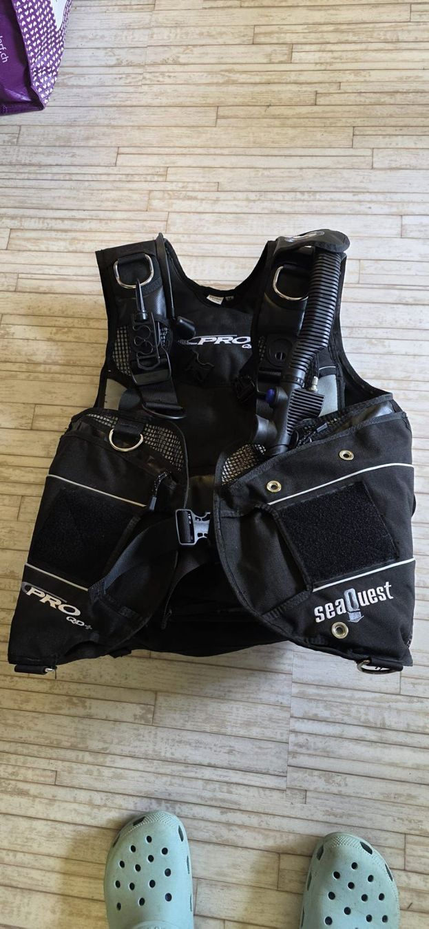 Mute per immersioni: Tauchjacket Seaquest – Usato da Thalwil venduto da Chri81