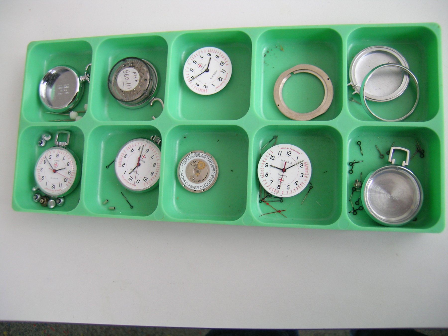 Orologi: 1 Lot unkomplette Schwesteruhren-Teile – Usato da Grenchen venduto da esa-9162-9164