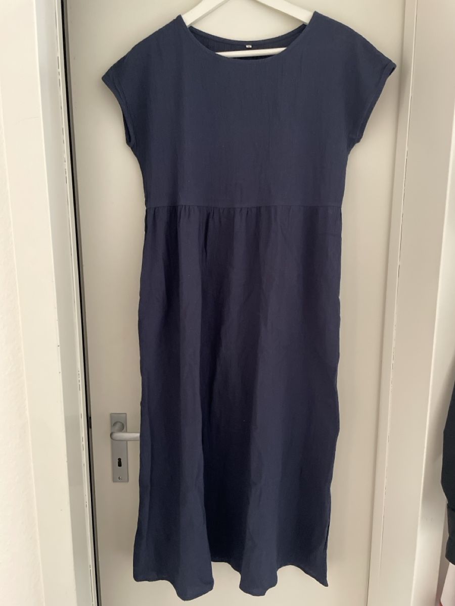 Kleider: dunkelblaues Kleid – Gebraucht aus Zürich von joa_7xds