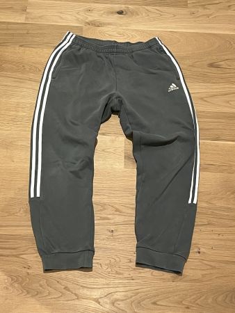 Adidas Trainerhose Jogginghose Gr. M Grün