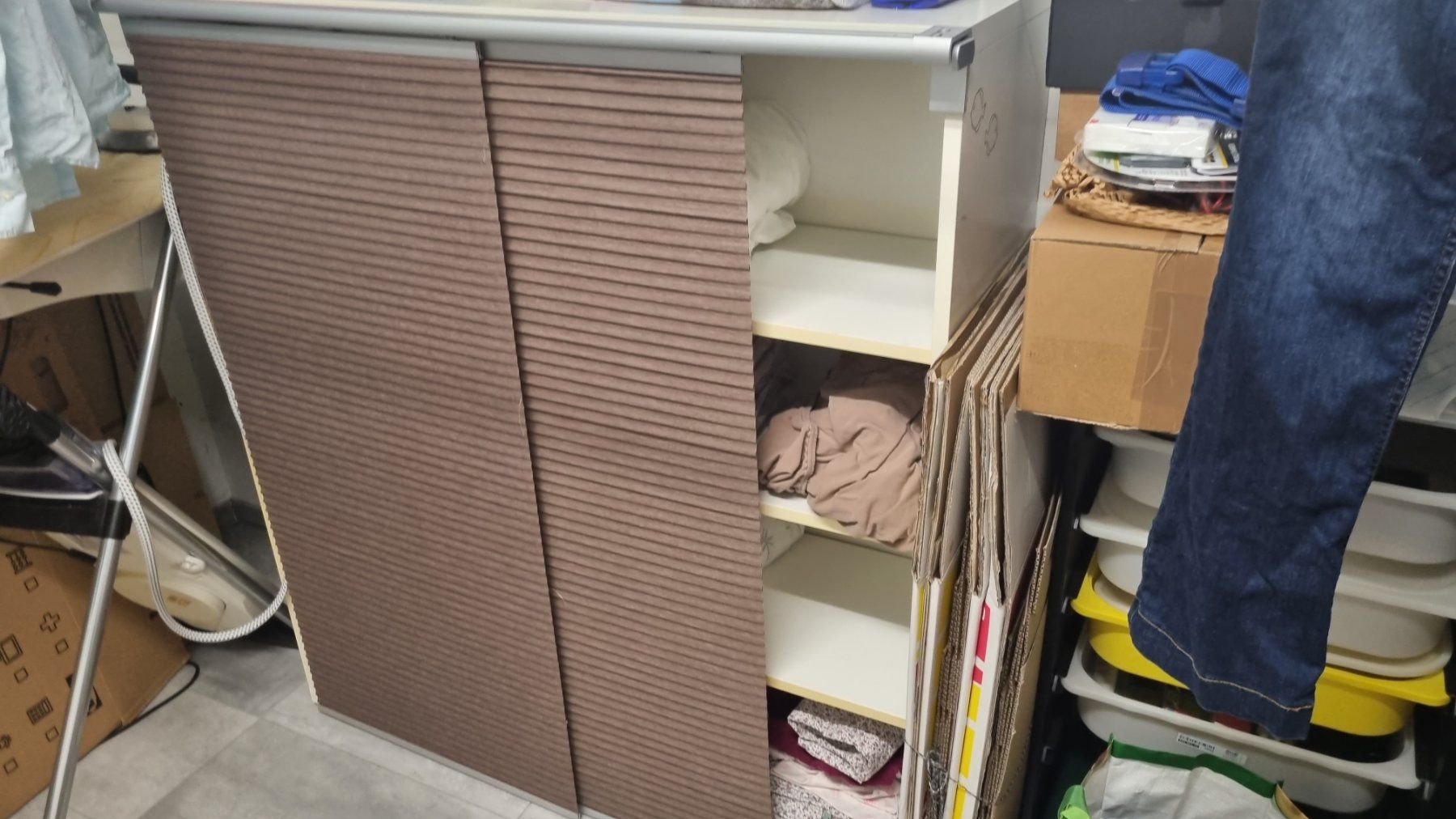 Armadi: Schrank Aufbewahrung Ikea mit Schiebevorhang – Usato da Füllinsdorf venduto da Marlu10