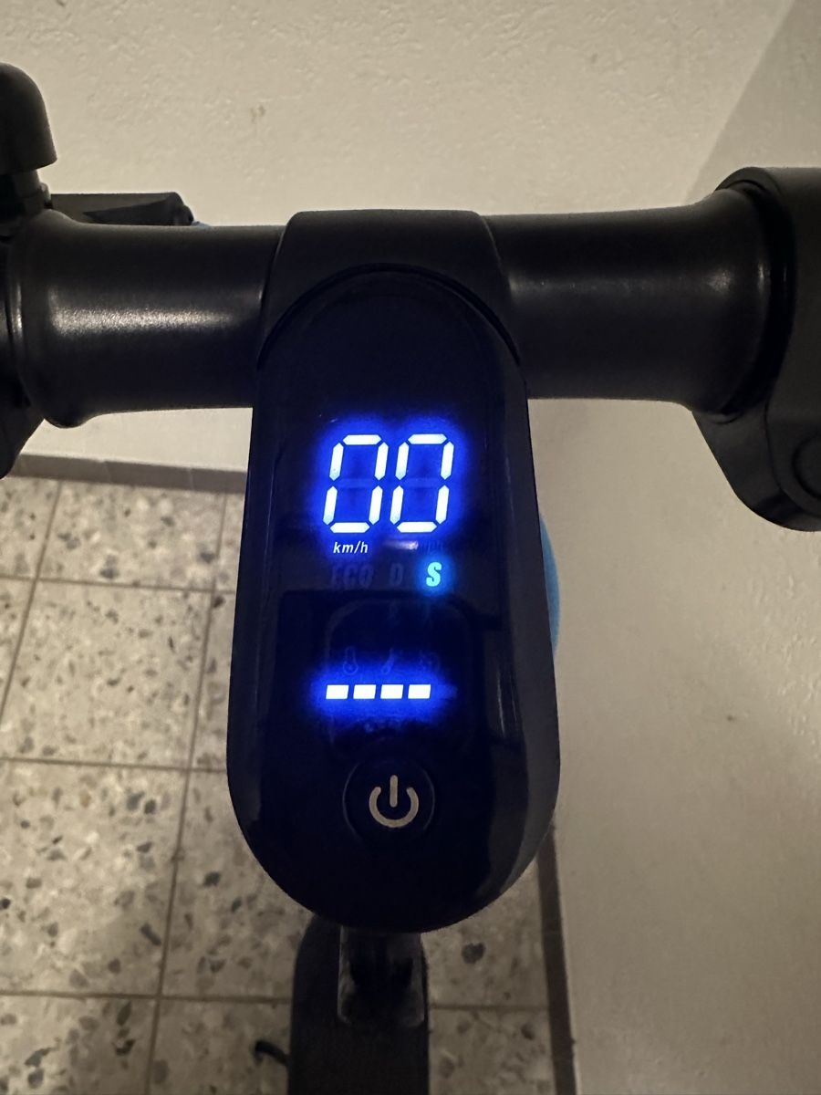 Kickboard: Elektroroller Elego schwarz/blau – Neu und originalverpackt aus Zufikon von tam_gfx6 3