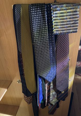 Krawatten Set mit Einstecktuch gebraucht diverse Muster